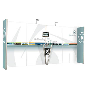 Pareti arredo con accessori come PC, Monitor, Ripiani e Illuminazione