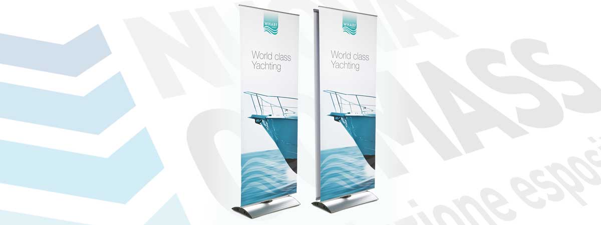 Espositore Roll-up da terra in PVC per esterni e interni