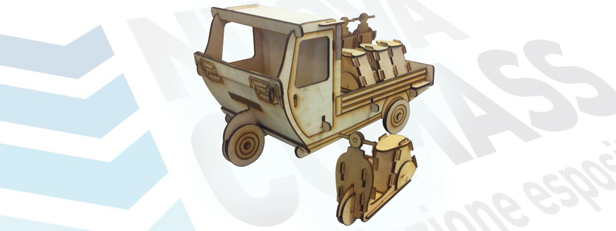 Gadget in legno personalizzati porta depliant
