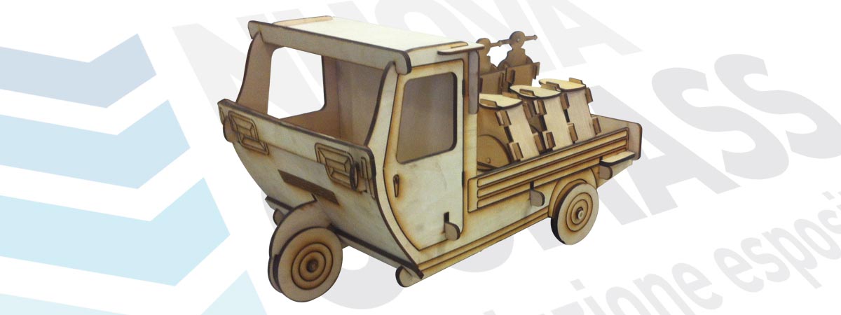Gadget da banco in legno ad incastro per volantini, brochure